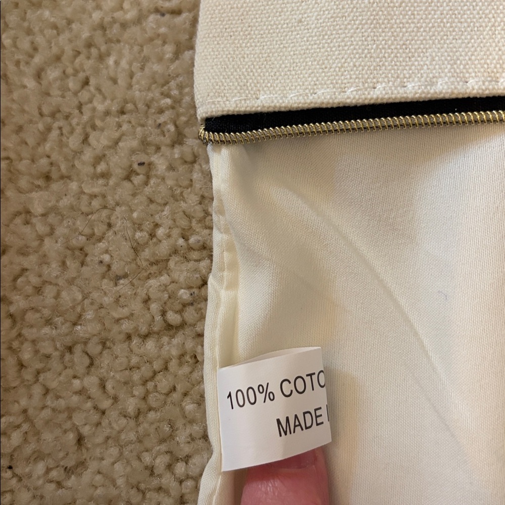 Pochette Paris Canvas Pouch with Gold Lettering By Andy & Co.The SouvenirFactory - Picture 13 of 14